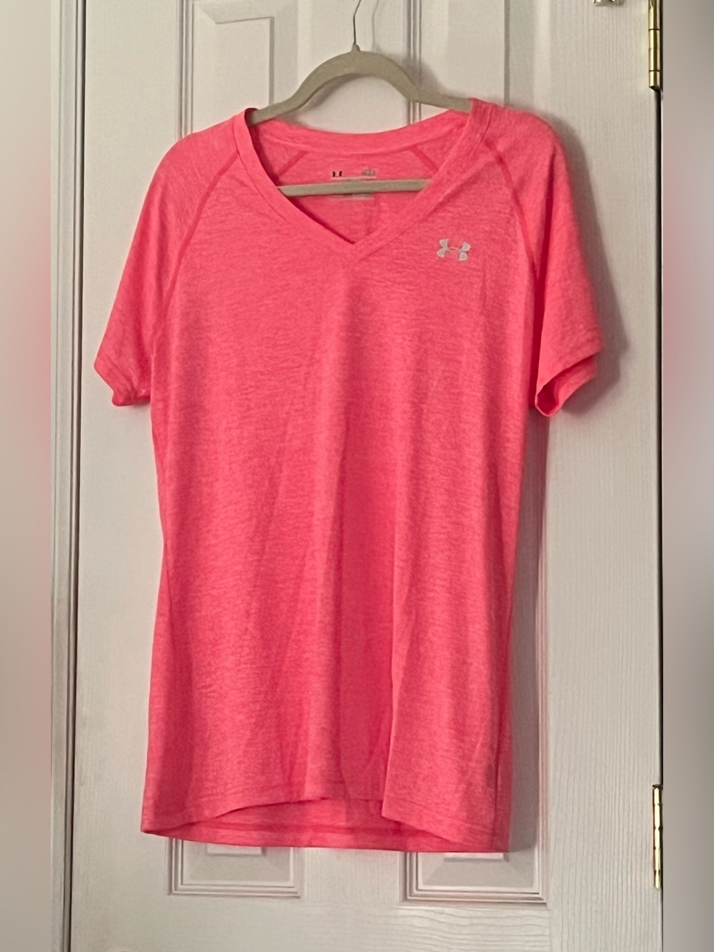 Under Armour Heat Gear Women’s V-Neck Short Sleeve Tee - Bright Pink - Large